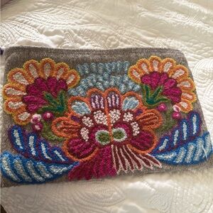 Noonday wildflower clutch